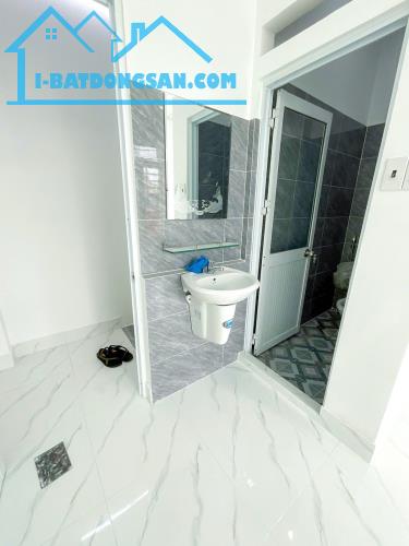 BÁN NHÀ QUẬN 6 MỚI XÂY Ở NGAY - TRƯỚC NHÀ 5M THÔNG THOÁNG - GẦN CHỢ PHÚ LÂM - 2