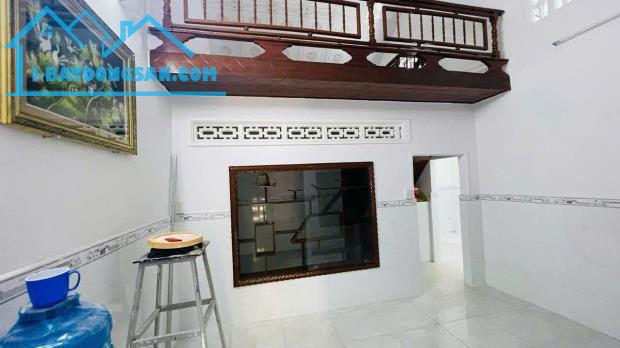 Bán cấp 4 gác lửng phường 3 hẻm Lê Thánh Tôn Tp Tuy Hoà, Giá 990 triệu