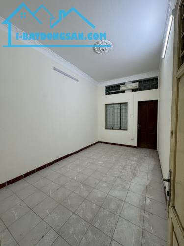 Bán nhà Nguyễn Tuân, Thanh Xuân, ngõ rộng, 1 nhà ra ô tô tránh - 1