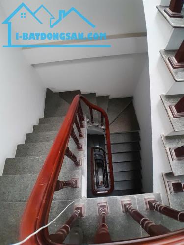 Bán nhà Kim Đồng, 2 thoáng, 73m2x6T, Mt 4.3m, DT 480 TR/năm, giá 14.8 tỷ.  +)Vị trí: cách - 2