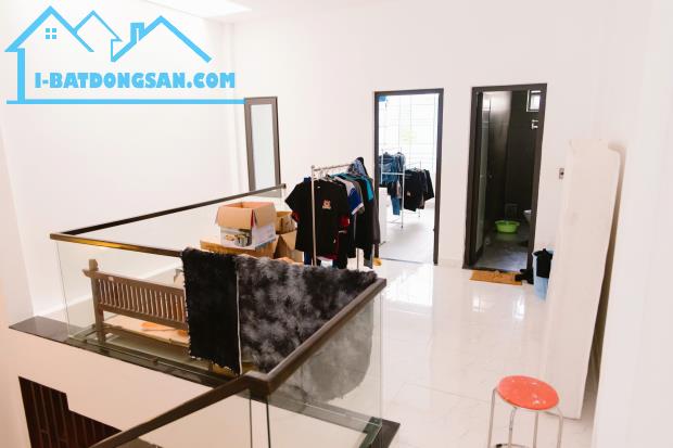 Nhà mặt tiền Lê Đại - gần trường Ngoại Ngữ - 3 tầng - sổ đầy đủ - 4