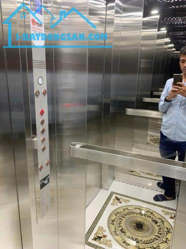 Cần bán gấp nhà Đê La Thành 5 tầng thang máy ngõ thông, Diện tích 39m giá 8.5 tỷ