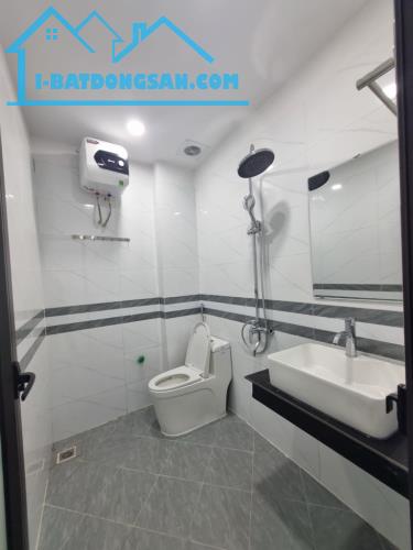 Bán Nhà: Tựu Liệt, 40m2, 5 tầng, gần bãi xe, oto cổng, ô chờ thang máy. hơn 5 tỷ - 3
