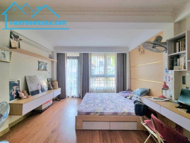 Bán nhà phố Đặng Thai Mai 30m2, 5 tầng lô góc 2 mặt ô tô cực đẹp gần Hồ Tây - 1