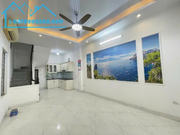 Bạn đang tìm kiếm một ngôi nhà đẹp, tiện nghi tại Long Biên? Thạch Bàn nhỉnh 4 tỷ - 2