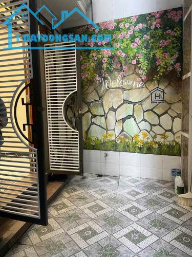 HIẾM - NGUYỄN VĂN CỪ - LONG BIÊN - 1P SANG PHỐ - OTO - 37M2 - 5 TẦNG - 6TY5