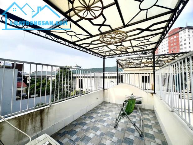 HIẾM - NGUYỄN VĂN CỪ - LONG BIÊN - 1P SANG PHỐ - OTO - 37M2 - 5 TẦNG - 6TY5 - 4