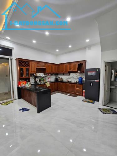 Biệt thự đẳng cấp, hẻm 8m đường Trịnh Đình Trọng, 156m2, 5 lầu, có thang máy nhỉnh 22 tỷ - 2
