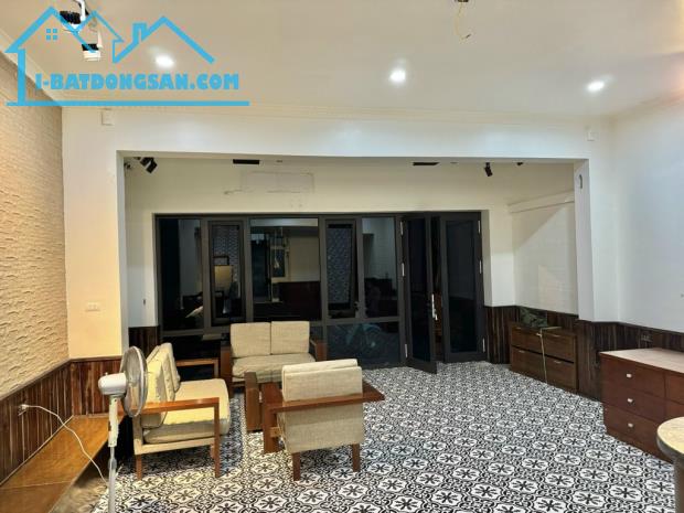 Mặt phố Lâm Ha, kinh doanh sầm uất ,Vị trí đắc địa,  DT: 81m2, 4T, giá: 43 tỷ ( có thương