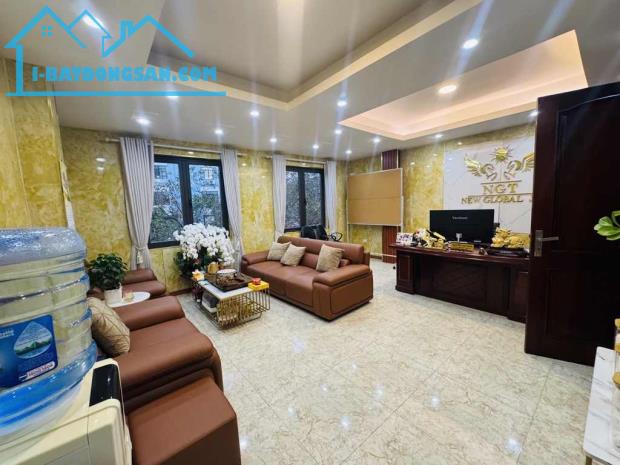 Bán Nhà Hoàng Cầu 7 Tầng, Thang Máy, Gara Ot 7 Chỗ Giá Chỉ 17.6 Tỷ - 2