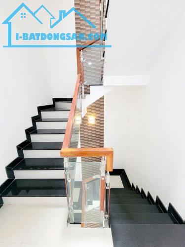 ĐI NÁT PHÚ NHUẬN - KG CÓ CĂN THỨ 2 - 5 TẦNG - 6PN LỚN - BTCT - HXH NGỦ NHÀ - PHAN ĐÌNH - 4