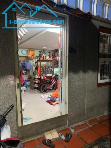 ♣ Nhà Kiệt Hoàng Diệu gần Nguyễn Văn Linh, 32m2, 2 tầng cứng sạch, sân rộng, kiệt rộng, - 1