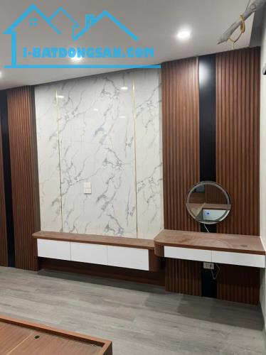 Bán nhà Phố Trạm,Long Biên 5 tầng, 42m,MT4m,sát oto gần 7 tỷ. - 1