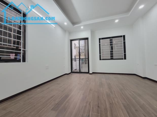 Bán nhà phố Vĩnh Hưng Hoàng Mai Dt 45m x 5 tầng Xây Mới lô góc 20m ra mặt phố vf3 vào nhà - 2
