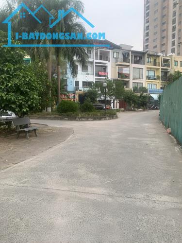 Bán liền kề Trịnh Văn Bô - Phân lô cán bộ - Vỉa hè ô tô tránh - 18 tỷ - 1