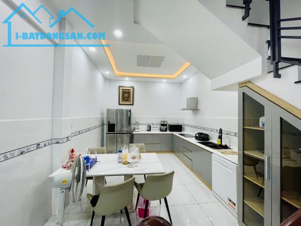 NHÀ ĐẸP BÁN QUANG TRUNG GV - GIÁP SIÊU THỊ EMART 2 - DT 52M² - 4 TẦNG LẦU CHỈ 5.X TỶ - 1