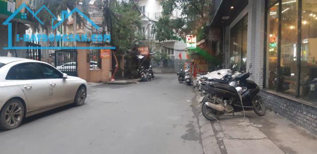 Bán nhà trong ngõ xe ba gác 61m2, Mỗ Lao, giá chỉ 7 tỷ.