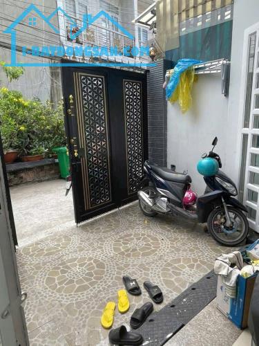 bán nhà gấp xuân thới sơn hóc môn  xe hơi đậu cửa giá 3,55 tỷ