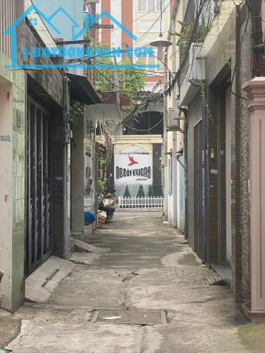 BÁN NHÀ DÀI 13M - HẺM 3M THÔNG- VÀI BƯỚC RA MẶT TIỀN - CHỈ 3,2 TỶ - 4
