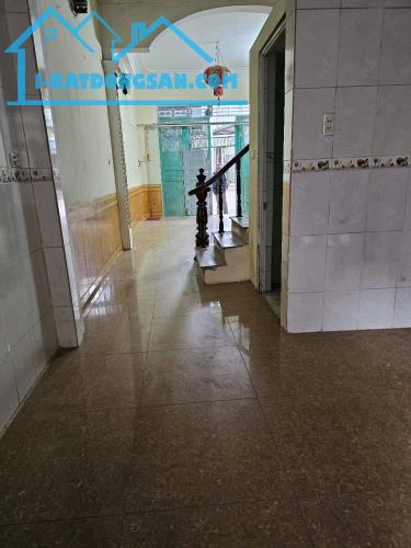 BÁN NHÀ NGAY CHỢ TỨ HIỆP . VĂN ĐIỂN. NGÕ RỘNG TO. NHÀ ĐẸP . VỊ TRÍ GẦN ỦY BAN - 1