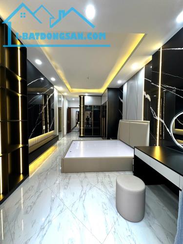Bán nhà phân lô phố 8/3, Hai Bà Trưng, ô tô tránh, thang máy, 5 tầng 78m2 giá 17.5 tỷ