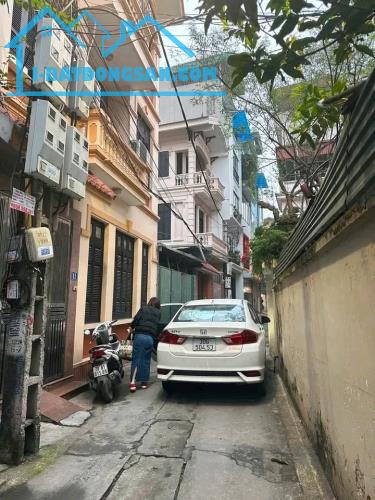 Bác nào tài chính hơn 1 tỷ có nhà 3 tầng Long Biên .