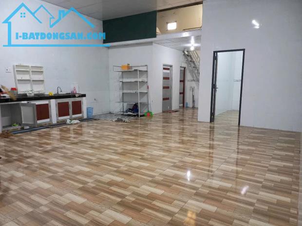 Nhà mặt tiền thành phố Bến Tre ngang 12, sảnh trước làm kinh doanh, 2PN, 2WC và gác - 2