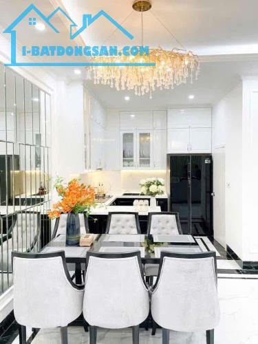 SANG CHẢNH HIỆN ĐẠI, nhà 5 tầng 60m2 mặt tiền 5m, giá chỉ hơn 15 tỷ tại Đấu Giá Mậu - 2