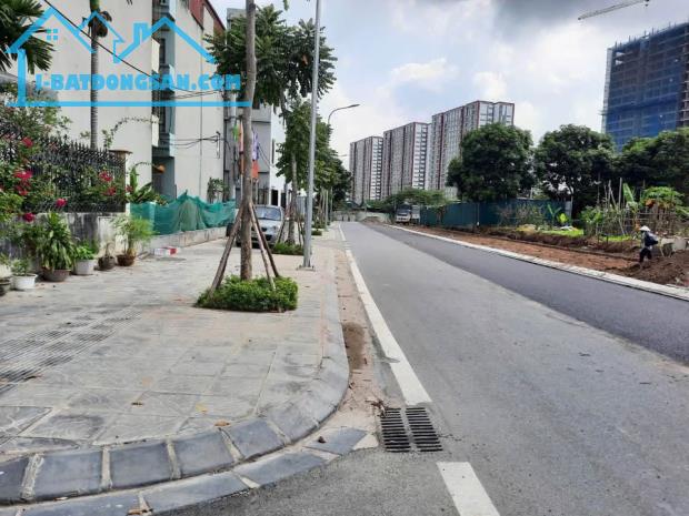 Bán nhà phân lô Ngọc Thụy,KD đỉnh,50M,MT 4M,vỉa hè 3M,ô tô tải tránh nhau.Hơn 13 tỷ