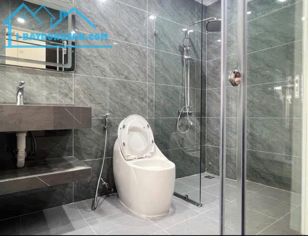 NGUYỄN VĂN CỪ 6 TẦNG THANG MÁY 44M2 ÔTÔ ĐỖ CỬA, TT TIỆN ÍCH. 10,1 TỶ - 1