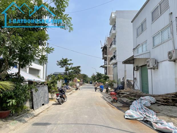 Bán lô đất 85m2 tại khu đấu giá Thanh Am, phường Thượng Thanh, vị trí đẹp, đầu tư tốt.