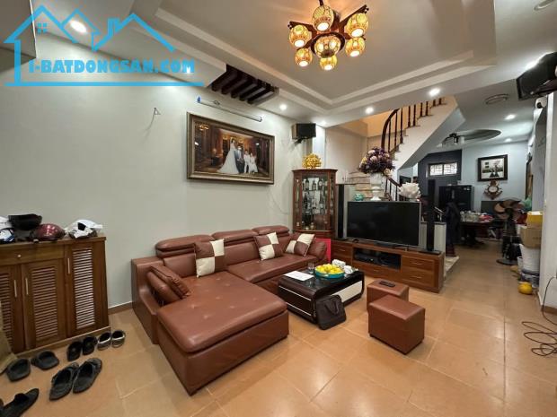 BÁN NHÀ: TRẦN PHÚ - HÀ ĐÔNG.                                   +DT:50M2 X 4T X 4M.MT.