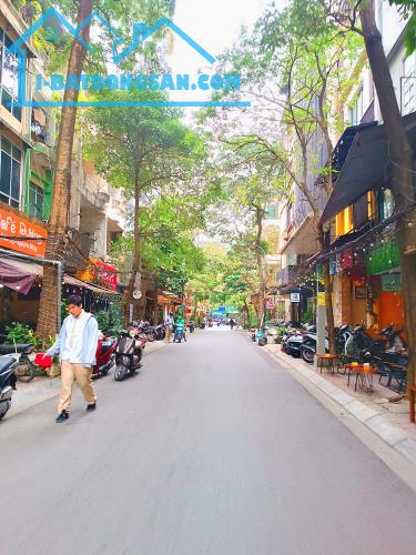 Bán Nhà Phân Lô HUỲNH THÚC KHÁNG, Đống Đa. View sân chơi ô tô đỗ cửa. DT 51m, 5 tầng, MT - 1