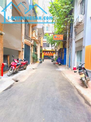 (MẶT TIỀN 7m) Bán nhà mặt ngõ HUỲNH THÚC KHÁNG, Đống Đa. ô tô tránh. DT 56m x 4 tầng - 1