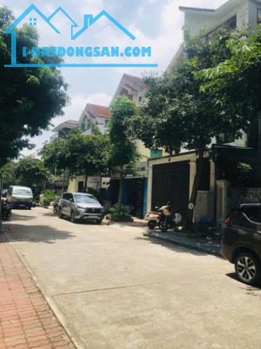 Cần bán BT Trung văn Intracom, Tố Hữu, DT:145m x 4T,MT 6,2m. Giá 26,5 tỷ. LH: 0964769634 - 2