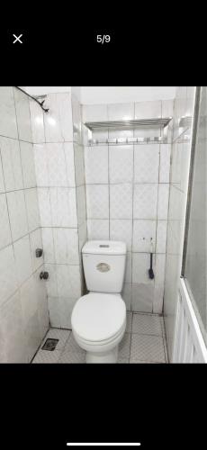 Cho thuê nhà ngõ 572 Bạch Đằng, 3 tầng, 30m2, 2 ngủ, 3 WC, 8 Triệu, 10m ra ô tô - 4