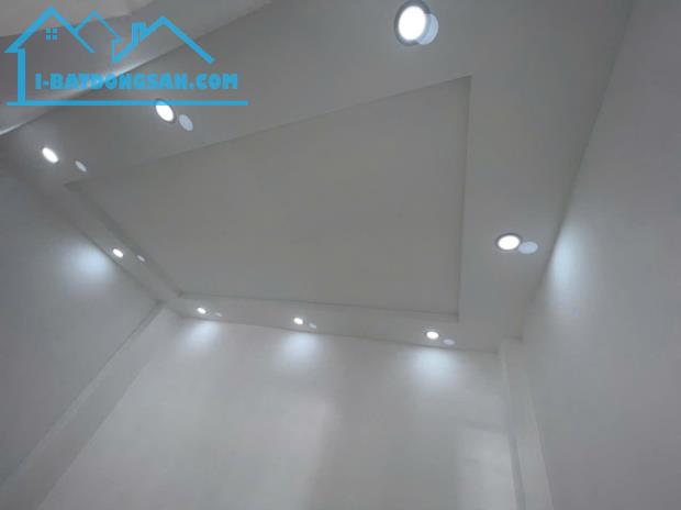 Bán nhà Q10, 40m2, nhỉnh 6 tỷ hẻm ô tô mới đẹp 3 tầng hoàn công - 4