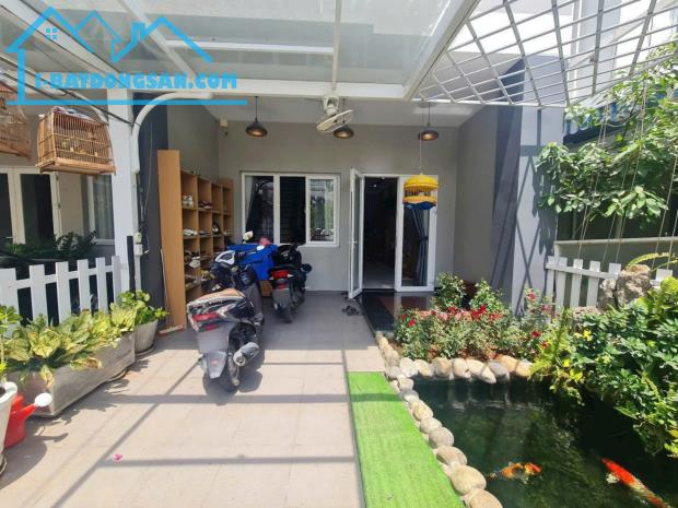 Cho thuê nhà KDC Khang Điền, DT 98m2, 4 Phòng ngủ, full nội thất, full tiện ích - 1