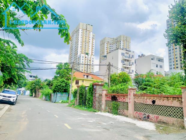 Bán Khuôn Đất Biệt Thự 363m2(13,2mx27m) Thảo Điền,Quận 2-Lô Góc 2 Mặt Tiền Đẹp-Giá 61 Tỷ