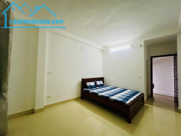 Bán nhà Lĩnh Nam giá 5.25 tỷ, diện tích 33m2, 5 tầng, mặt tiền 3.7m - 4