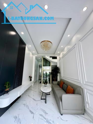 Nhà phố VIP Đàm Quang Trung – 6 tầng thang máy – Ô tô tận cửa. 7,38Tỷ