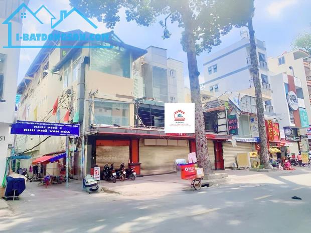 Nhà GÓC 2MT: 53 Nguyễn Trãi, Phường 2, Quận 5, TPHCM. Giá 18.000$