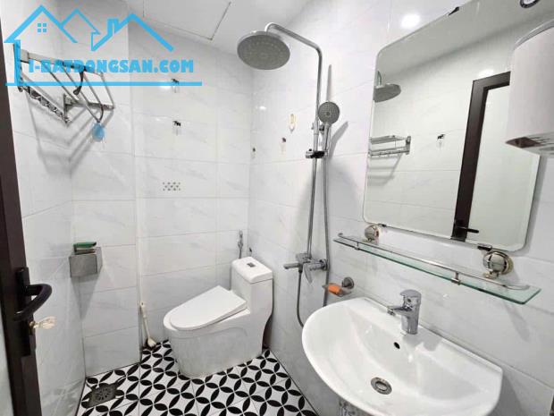 Siêu phẩm Cầu Giấy- Vị trí quá đẹp- Công năng đỉnh- Tẩm tiềm hiếm- Diện tích 35m2 - 2