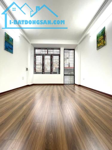 Cần bán gấp căn nhà số 12 Phố Đông Thiên, Lĩnh Nam, Hoàng Mai, Hà Nội - 2