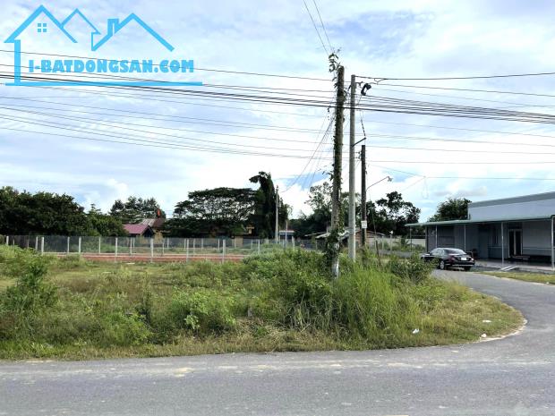 Bán góc 2MT đường 22m(20x50=1.040m2)400m2 thổ, sát bên KCN, 1km tới trường chợ bán 96TRIỆU - 4
