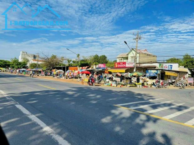 Bán góc 2MT đường 22m(20x50=1.040m2)400m2 thổ, sát bên KCN, 1km tới trường chợ bán 96TRIỆU - 1