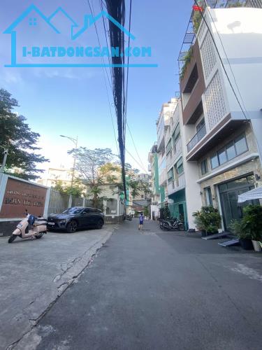 LÊ VĂN SỸ, QUẬN 3 - HẺM XE TẢI TRÁNH 8M - 30M2 - 6.x TỶ. - 4