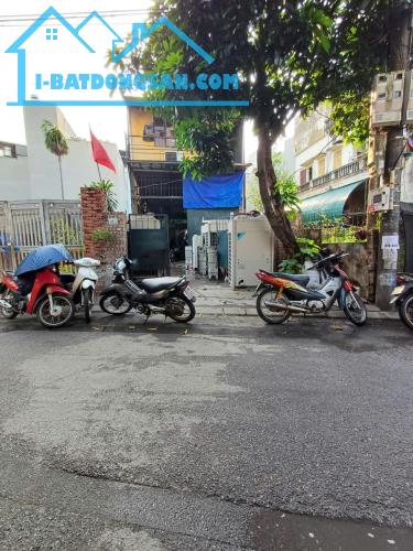 Cổ Linh Thạch Bàn bán nhà đất chính chủ 142 m2 mặt tiền 5,2 m đường 6 m . Giá 21,5 tỷ