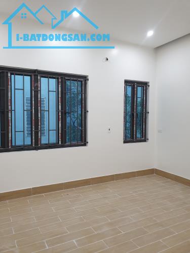 BÁN NHÀ ĐẸP 1.55 TỶ 2 TẦNG 45M2 NGÕ NGẮN CÙ CHÍNH LAN - 2