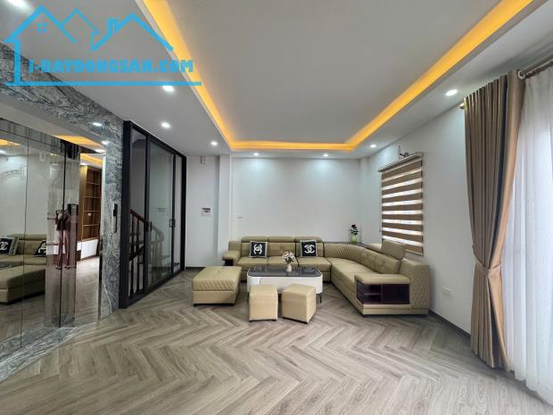 Bán nhà Hoàng Như Tiếp,Long Biên 6 tầng,45m,mt6m full nội thất chỉ 9 tỷ - 3